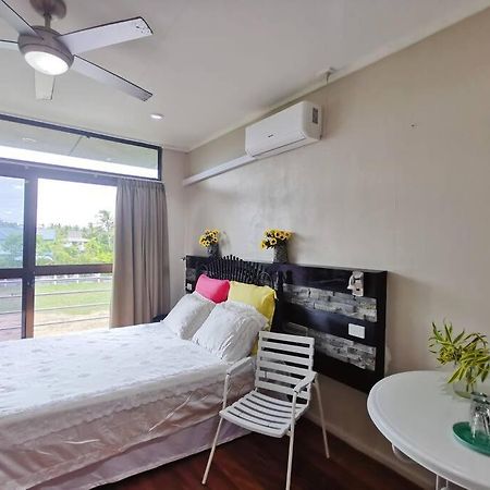 Master Bedroom In Shared Cozy River View Pool Apartment 楠迪 外观 照片
