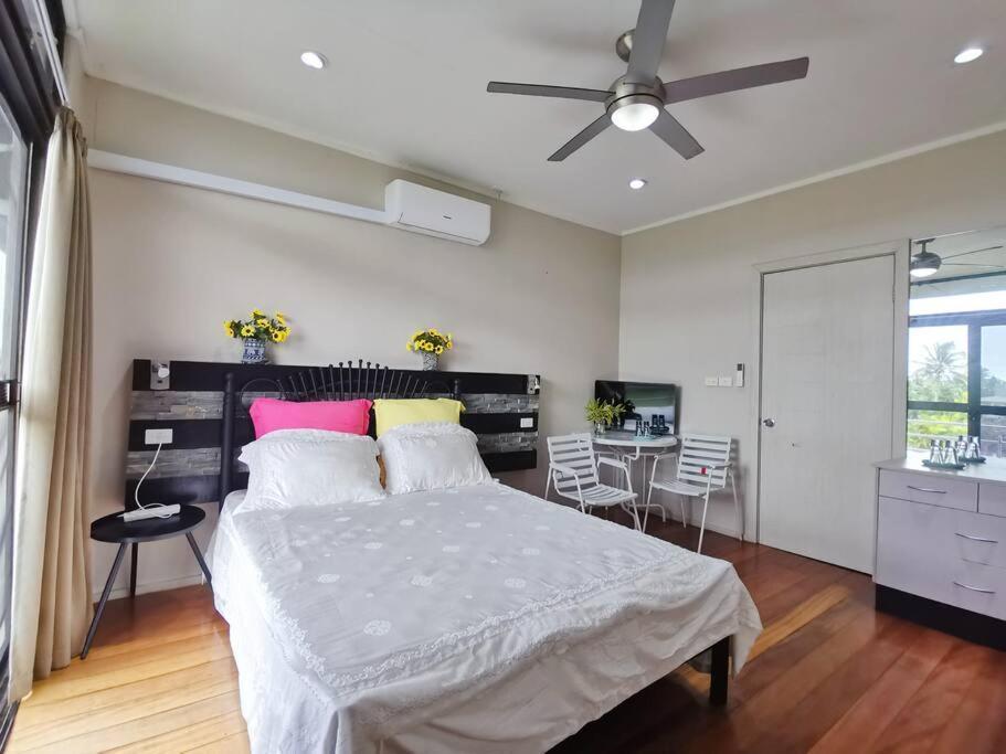 Master Bedroom In Shared Cozy River View Pool Apartment 楠迪 外观 照片
